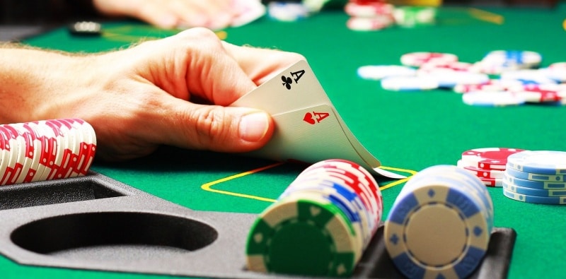 Mỗi đôi là một lợi thế trong thứ tự poker