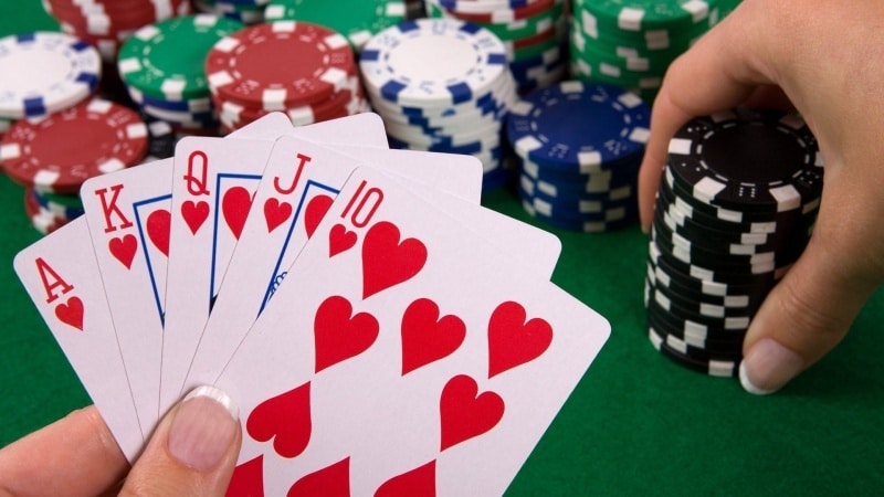 Thùng poker sẽ giúp bạn chiến thắng đối thủ